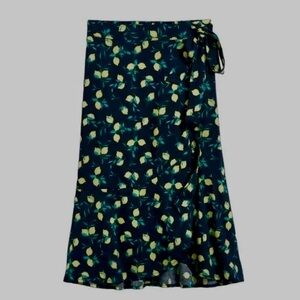 Banana Republic Lemon Print Wrap Skirt - Size 6P